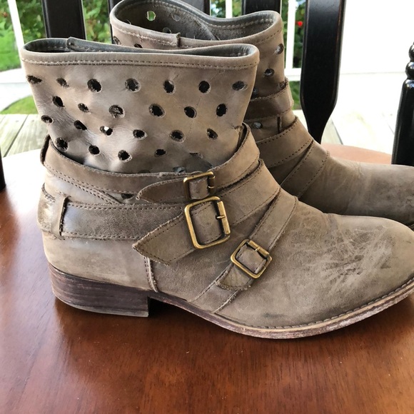 Vintage Style Ankle Boots with buckles - Picture 4 of 4